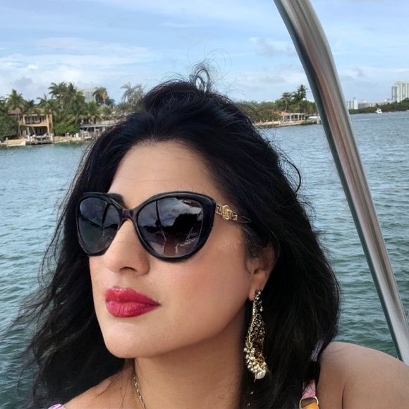 Meet your Posher, Ritu - Picture 1 of 1